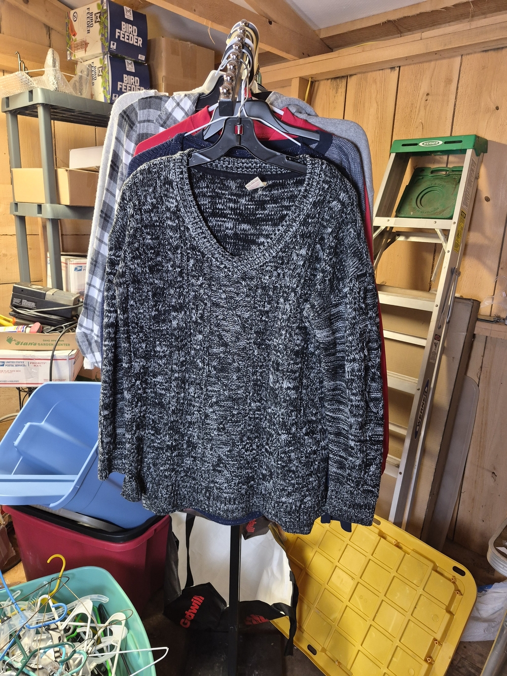 Faded Glory Black & White Marled V-Neck Sweater Bin 64